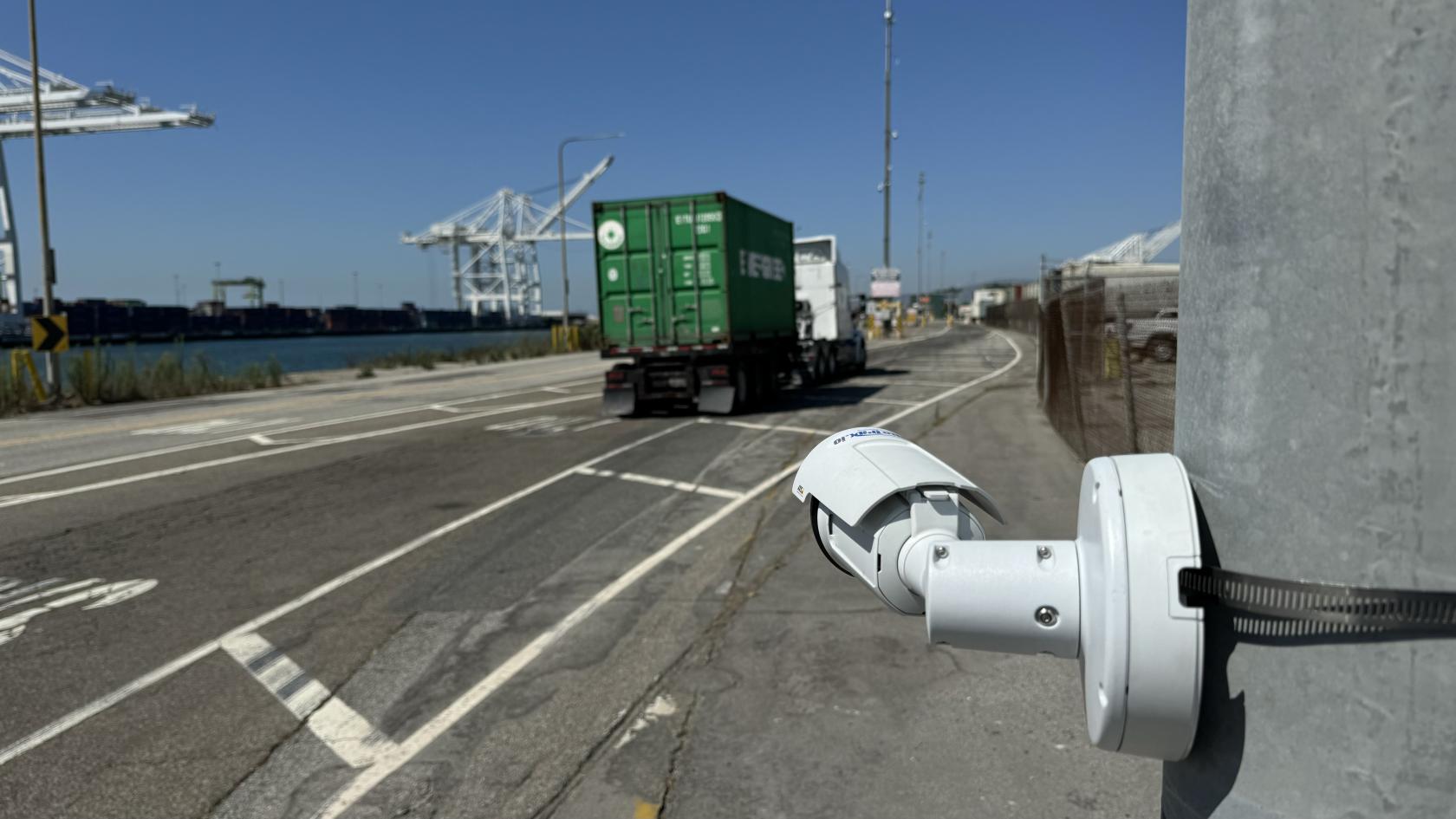 SiteTrax camera scanning an intermodal container